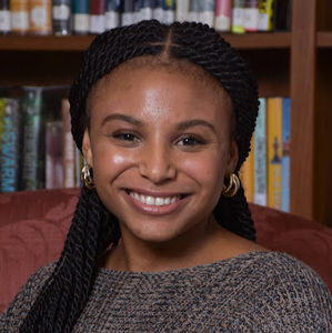 Meet your Posher, Elizabeth